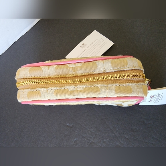 ✨️NWT✨️ Coach Poppy Chan Cosmetic Case - Pinky - Picture 3 of 6